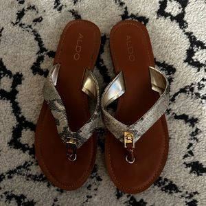 Aldo snakeskin flip flops lightly worn size 8